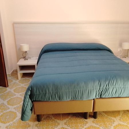 Albergo Maria Cristina Esperia エクステリア 写真